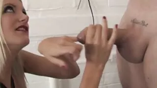 La salope latina Vanessa Sky prend un tuyau lourd sexe gratuit vierge au fond de son anus tendu