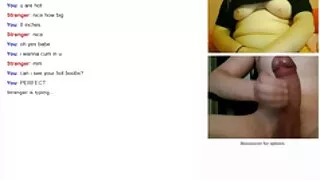 Une blonde envoûtante se fait film porno entre fille baiser la chatte en levrette par un papa excité
