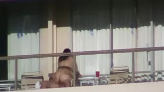 La voluptueuse mature Gunda se vante de son corps tout en courbes sex amateur video gratuit