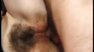 La jolie blonde cock sucker Hillary Scott souffle la petite bite de son homme sexe massage gratuit