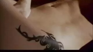Tête noire japonaise bâillonnée et attachée Maho Sawai est taquiné film x gay gratuit avec un jouet