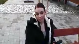 L'adolescente rousse la plus mignonne avec des nattes Erica se fait baiser par un masseur vidéos sexe gratuit excité