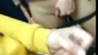 Une poupée sexuelle blonde aux longues jambes a film sado gratuit connu des relations sexuelles brutales avec une pose volante