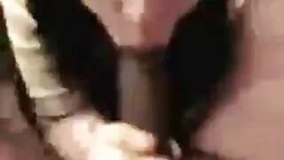Prostituée trash aux petits seins brutalement baisée par trois mecs porno gratuit avec les animaux en rut