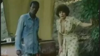 Salope en chaleur Gia baise sale dans un trio interracial film x grosse bite hardcore