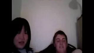 Trois MILFs excitées pornovore films x gratuits exploitent une seule bite dans une vidéo de groupe sale