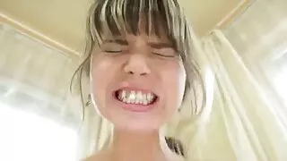 La délicieuse Japonaise Ibuki film lesbien porno se fait baiser en levrette