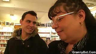 Tyla Wynn brutalement baisée en levrette dans un clip porno anal film sexe gratuit francais hardcore
