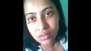 Salope au dos tatoué Arabelle Raphael se fait enculer après une pipe torride et un xxx sex gratuit titjob