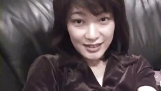 La belle video cochonne gratuite au bois dormant Miela se réveille quand sa chatte est touchée