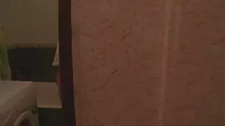 Mec excité aime film porno avec des femmes noires baiser chauve et tatoué Leigh Raven