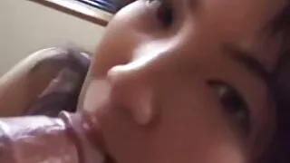 Brunette aux gros seins Franceska vidéos pornographiques gratuites se fait manger la chatte poilue