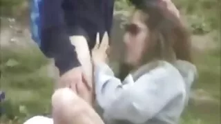 La tendre Lulu au corps mince et sexy lui perce la film de cue gratui chatte avec une batte de baseball