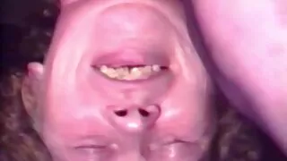 Une houe adolescente sale se fait lécher la chatte puis fait une pipe géniale avec une gorge films hard gratuit profonde